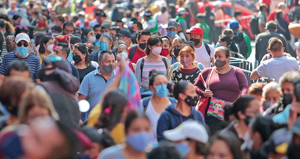 El coronavirus dejó más de 300.000 muertes en un año y más de 2,2 millones de contagios desde que el virus entró a México.
