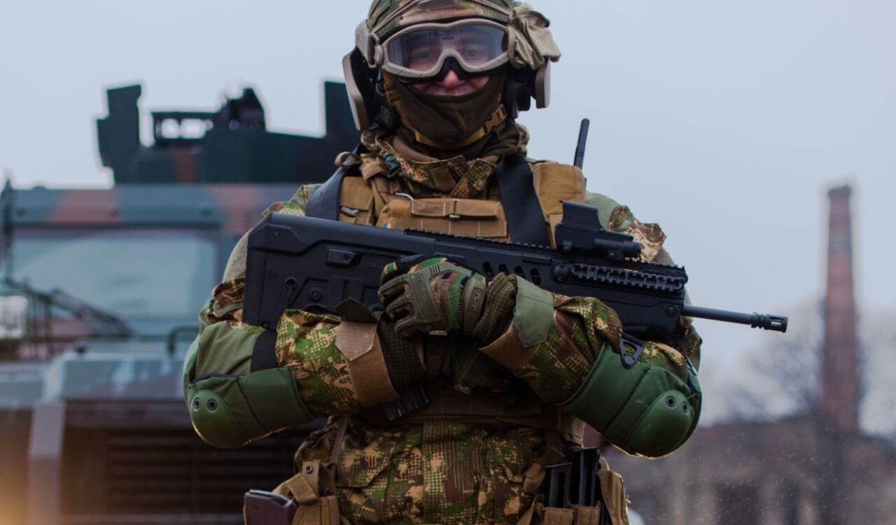 Soldados ucranianos supuestamente abrían atacado a tropas rusas en la frontera (imagen de referencia de un soldado ucraniano)