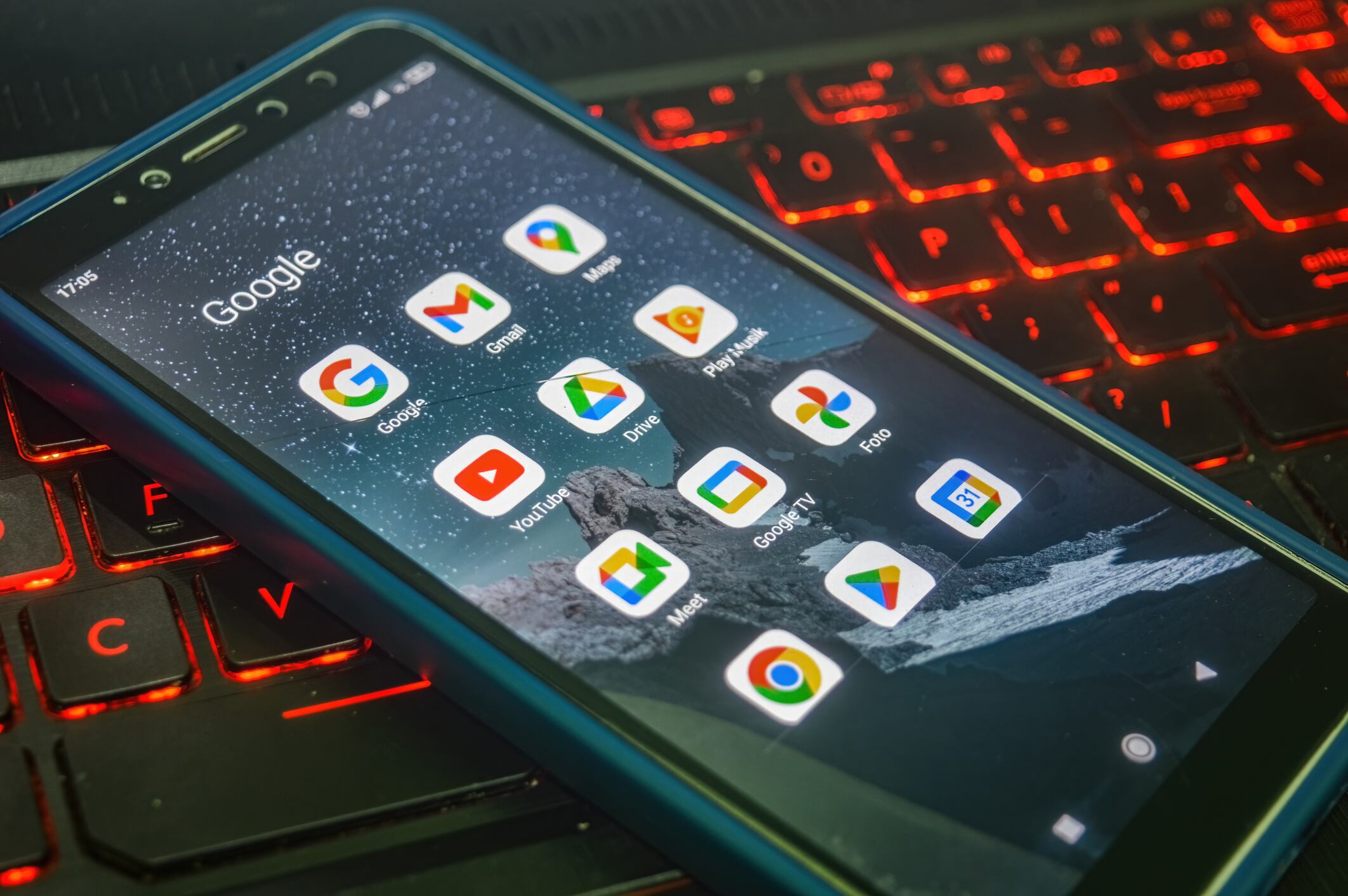 La plataforma ha dado de baja varios perfiles personales, lo que ha causado sorpresa entre sus dueños.