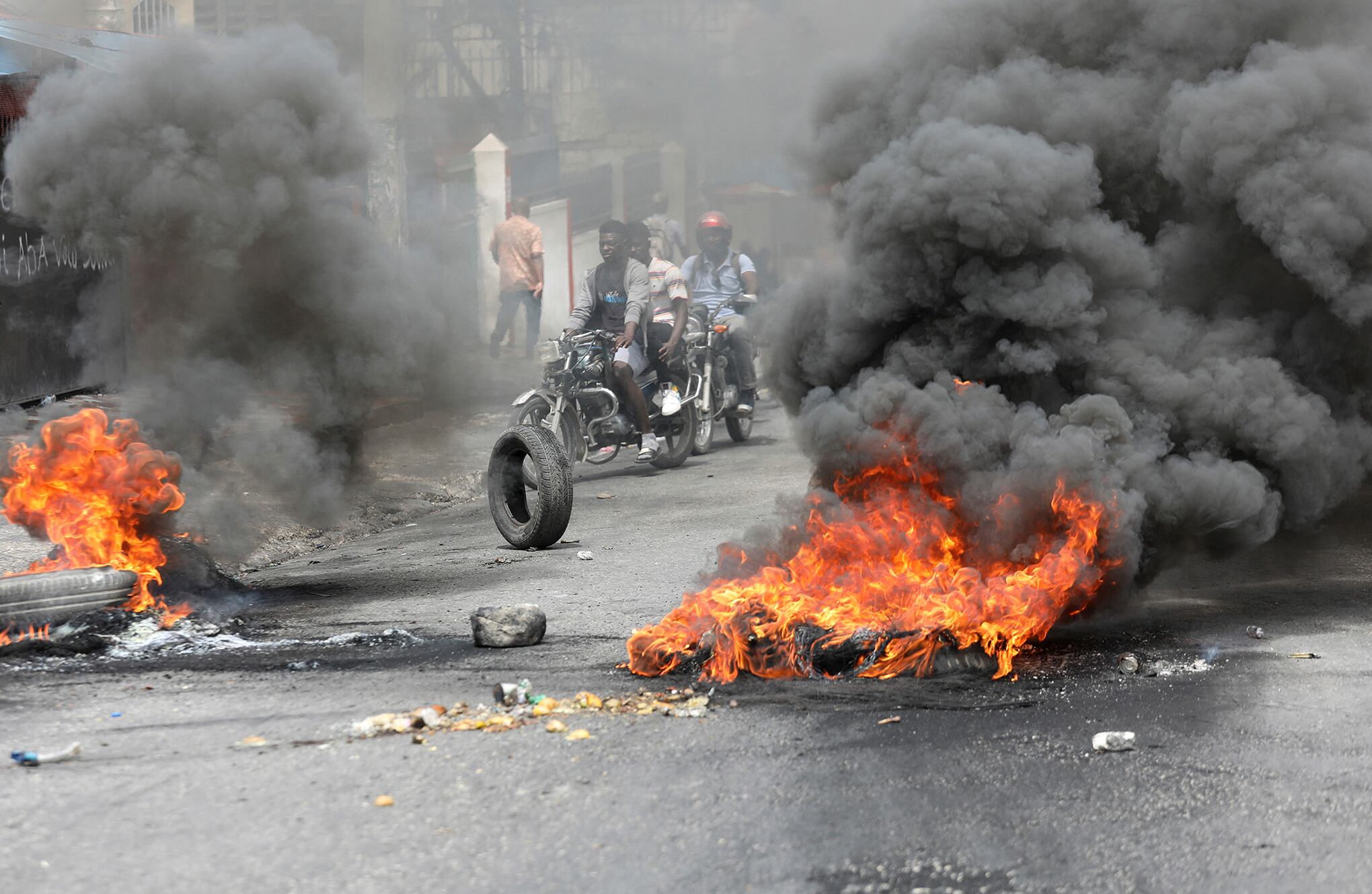 protestas y quemas en Haiti.