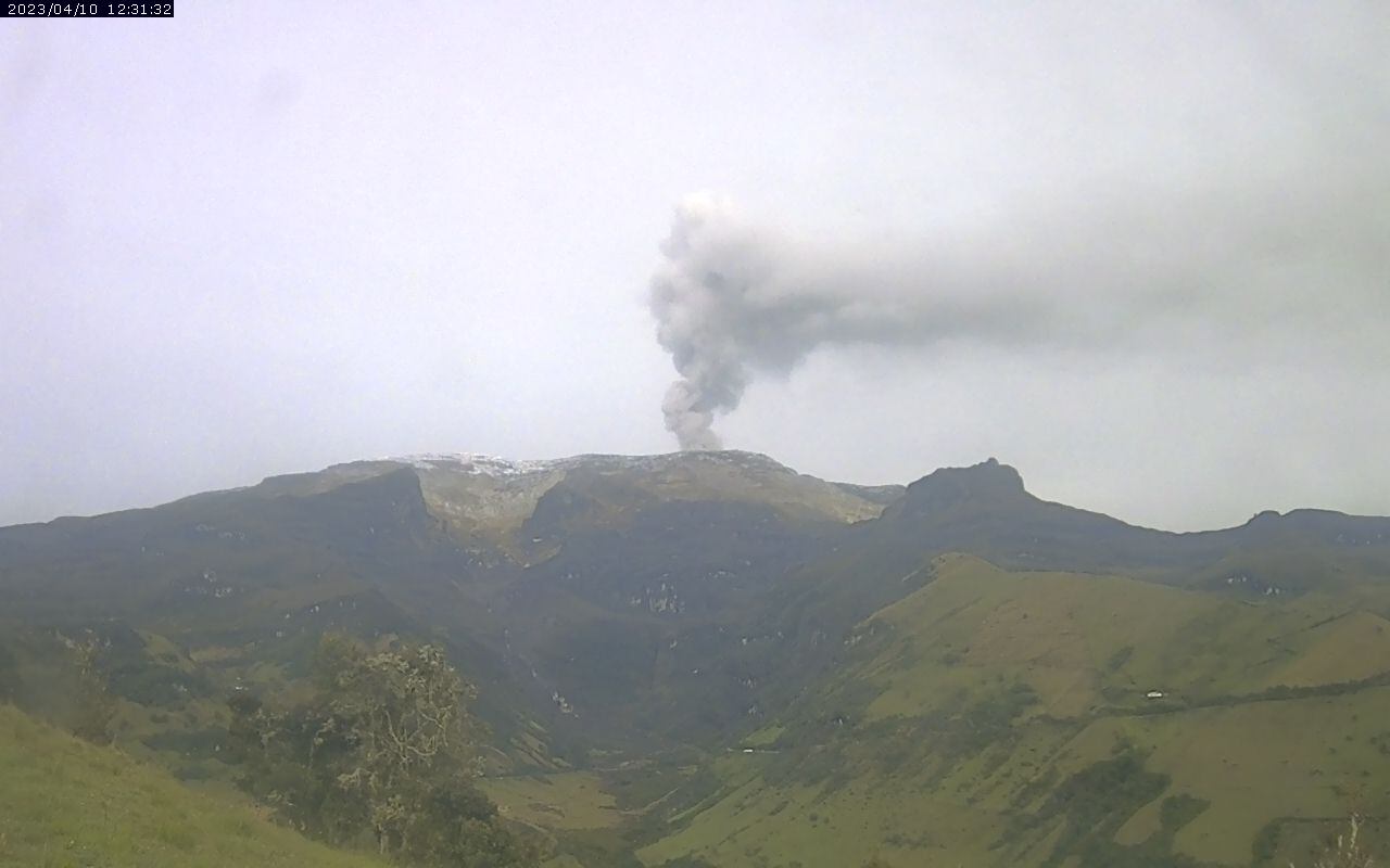 Panorámica del volcán Nevado del Ruiz este 10 de abril.