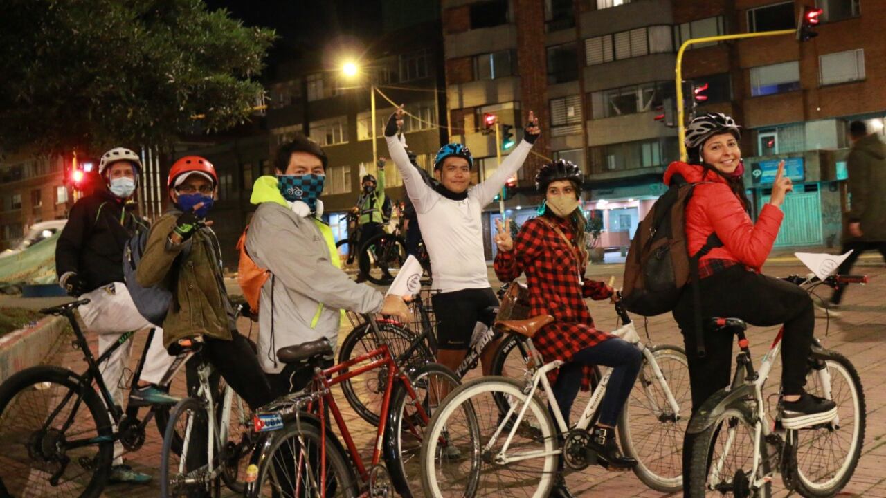 Métele Pedal es una iniciativa que agrupa a diferentes colectivos de ciclistas en Bogotá y que busca mejorar las condiciones de todos los usuarios de la ciudad.