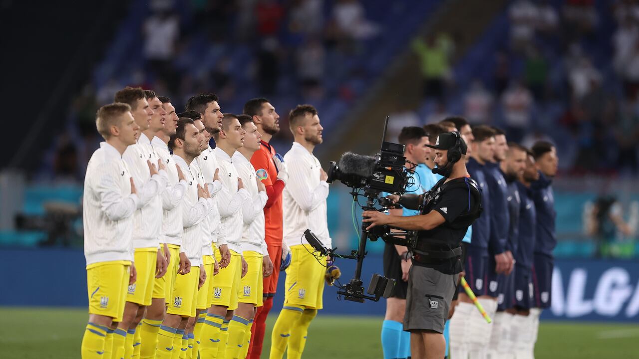 Selección de Ucrania durante los actos protocolarios del partido ante Inglaterra en la Eurocopa 2020