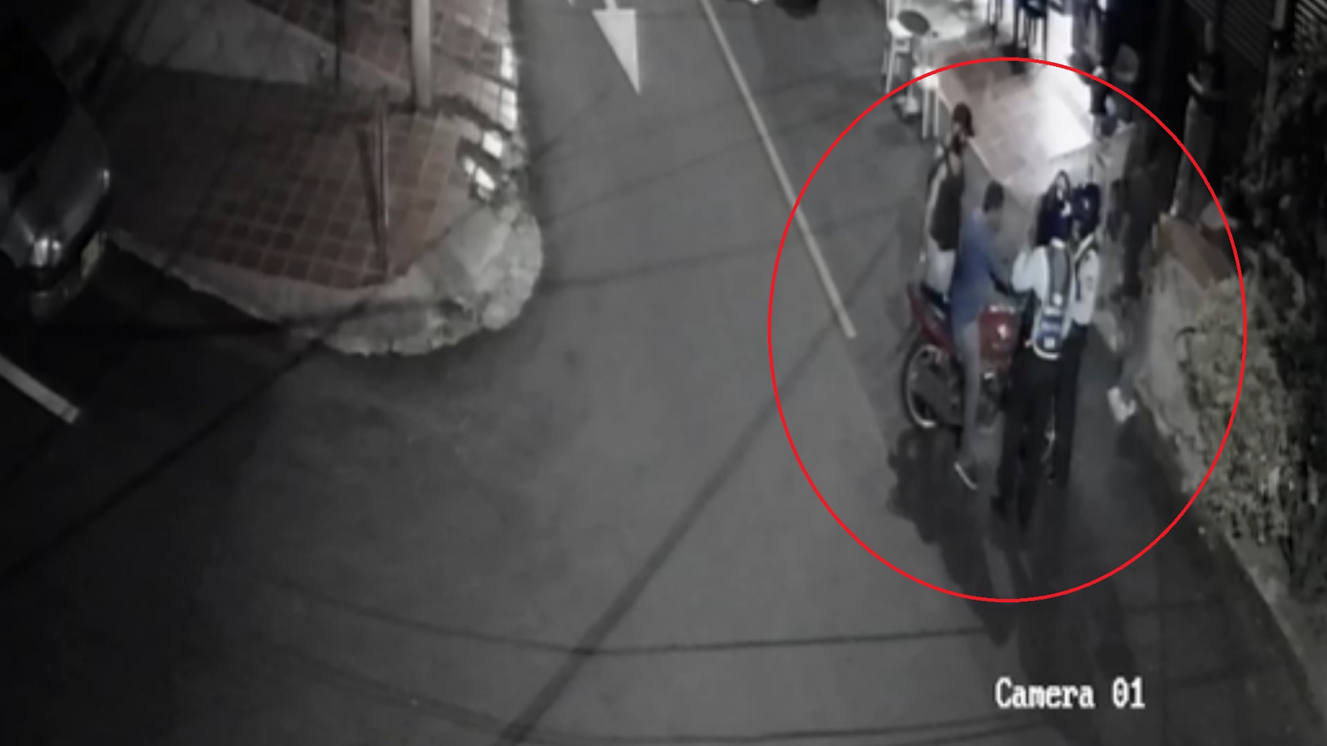 Agentes de tránsito se fueron a los golpes con ciudadanos.