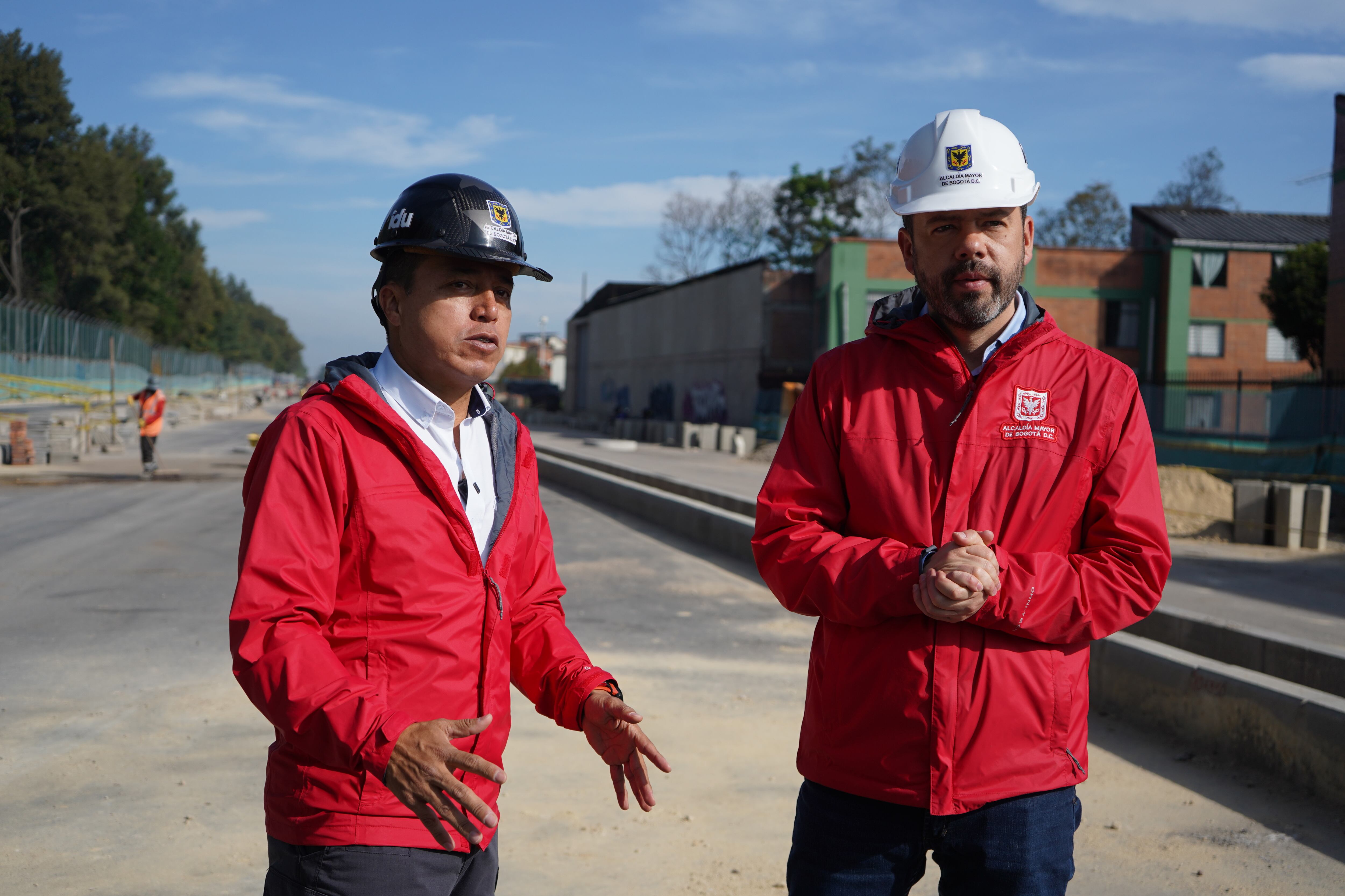 Director del IDU, Orlando Molano, en compañía del alcalde, Carlos Fernando Galán.