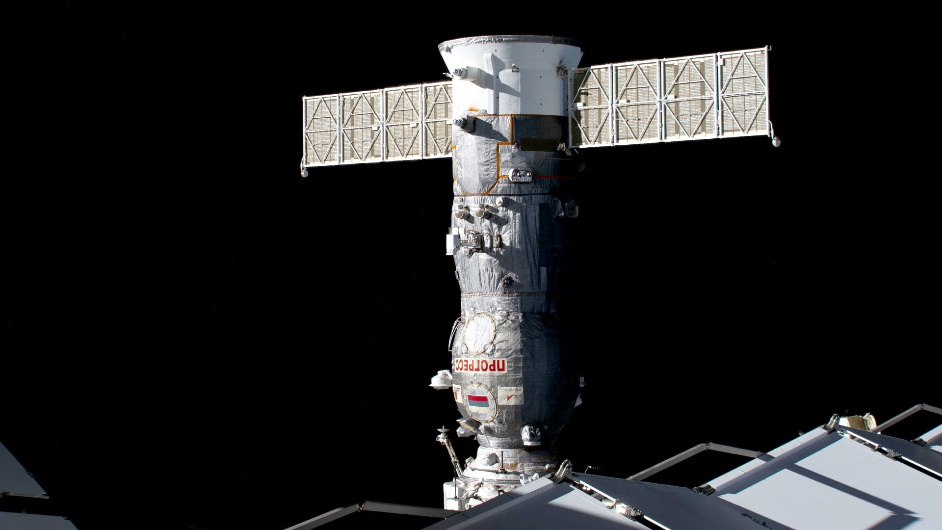 Luego del despegue de Kazajstán el 21 de noviembre con alimentos, combustible y suministros.