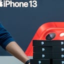 Por cuenta de la pandemia, fabricantes de los teléfonos y computadores Apple deben detener la producción en China