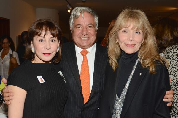 Lilly Scarpetta, Jean-Claude Bessudo y Beatriz de González.