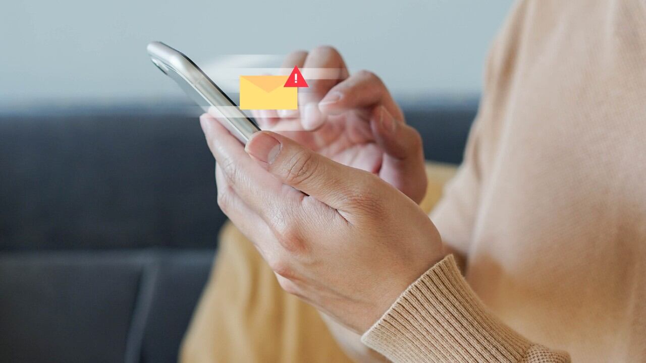 En algunos casos, los ciberdelincuentes han logrado imitar el tono y la forma de hablar de empleados reales de Google.