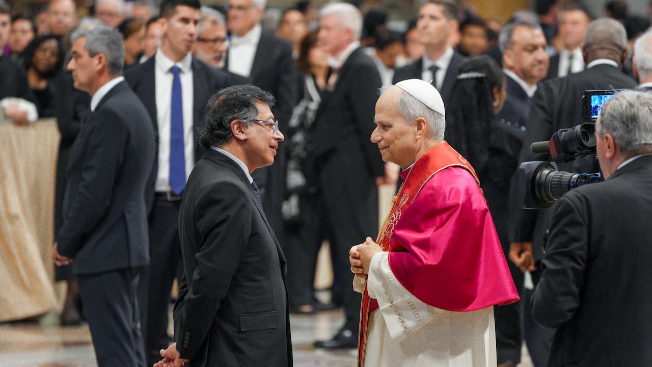 Primer encuentro entre el presidente de Colombia, Gustavo Petro, y el papa León XIV.