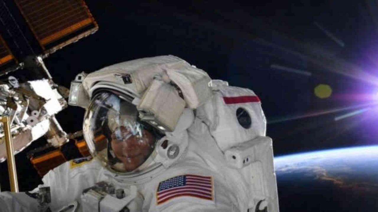 La NASA canceló la primera caminata espacial de dos mujeres prevista para el viernes.