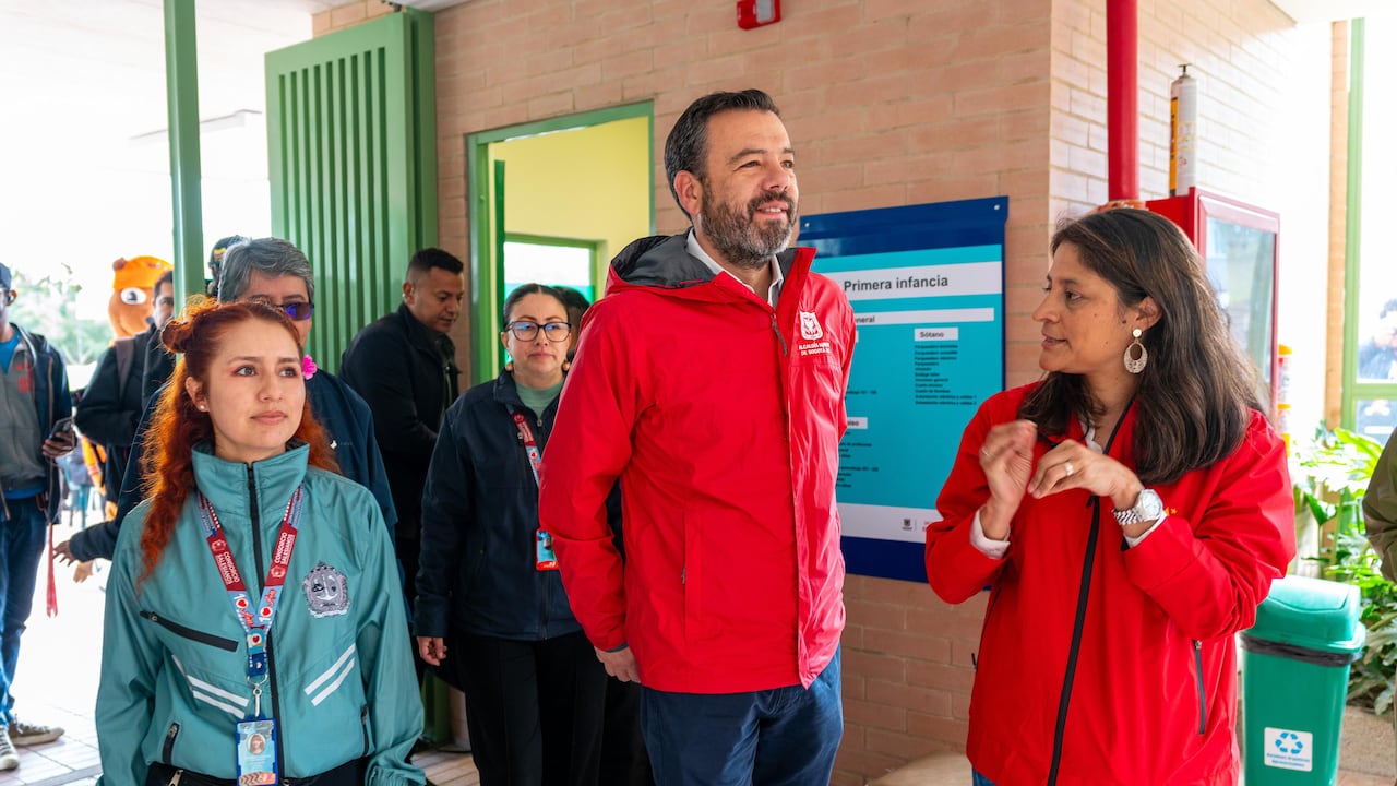Carlos Fernando Galán en nueva sede de primera infancia.
