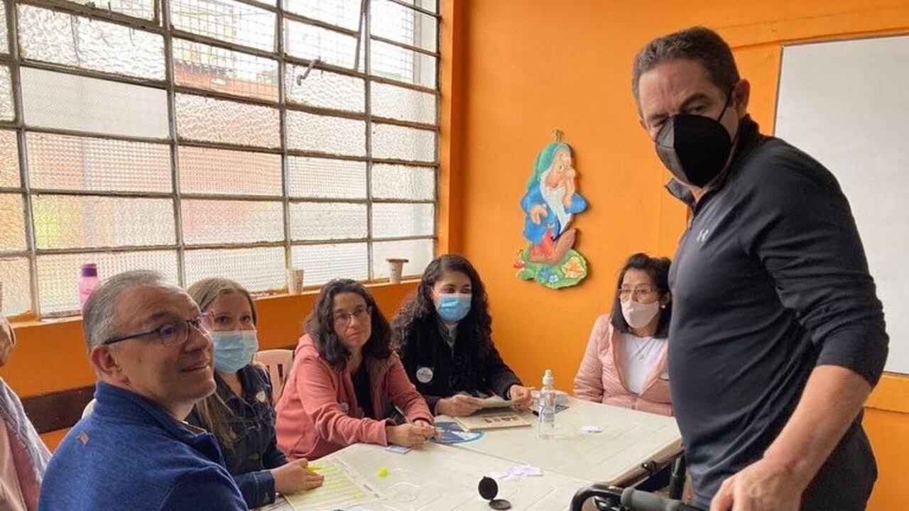 Germán Vargas Lleras votando.