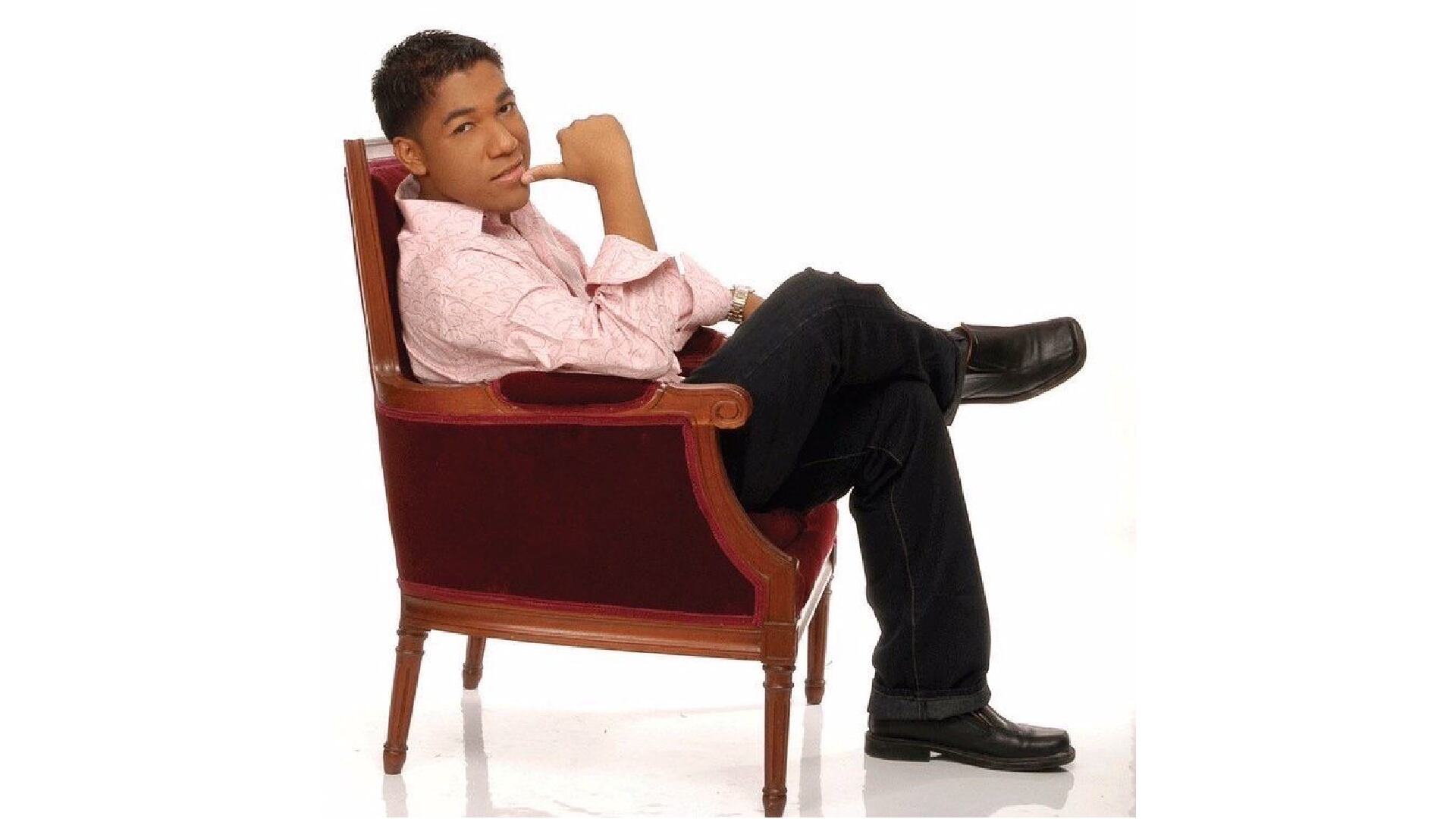 El artista se hizo famoso por su canción "Vivo en el limbo"