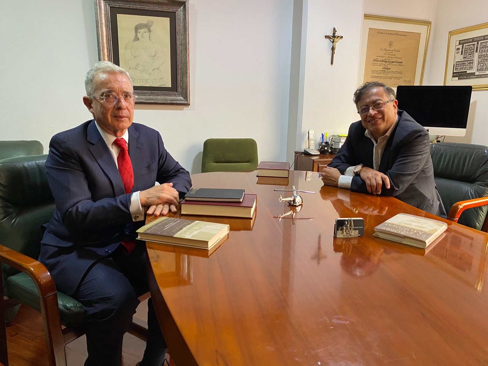 Reunión Gustavo Petro y Expresidente Alvaro Uribe