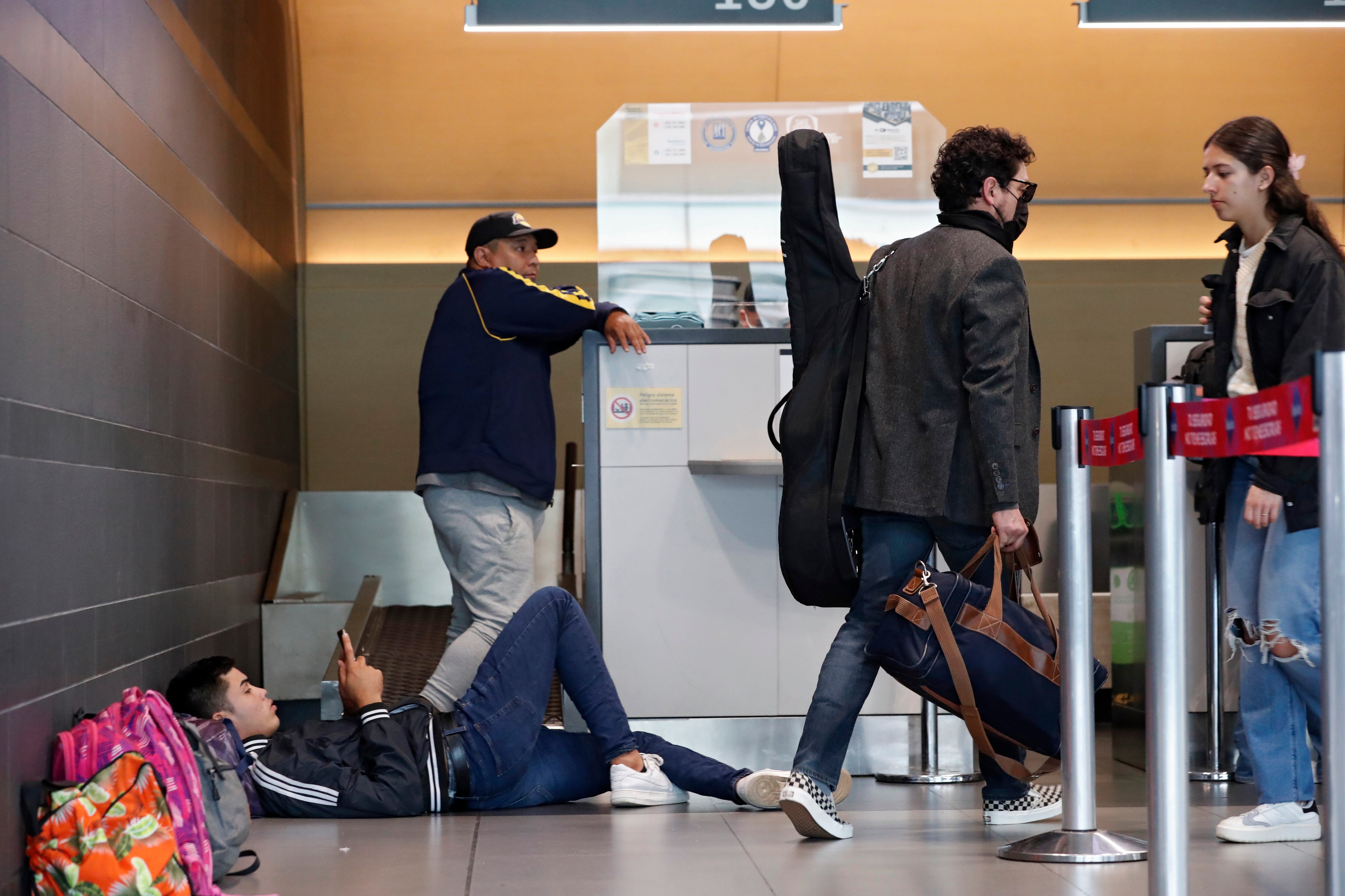 Ante la suspensión temporal  de vuelos de la aerolínea Viva Air , Avianca programó vuelos para los pasajeros dejados en tierra por Viva Air
Bogota Aeropuerto El Dorado
Marzo 2 del 2023
Foto Guillermo Torres Reina / Semana