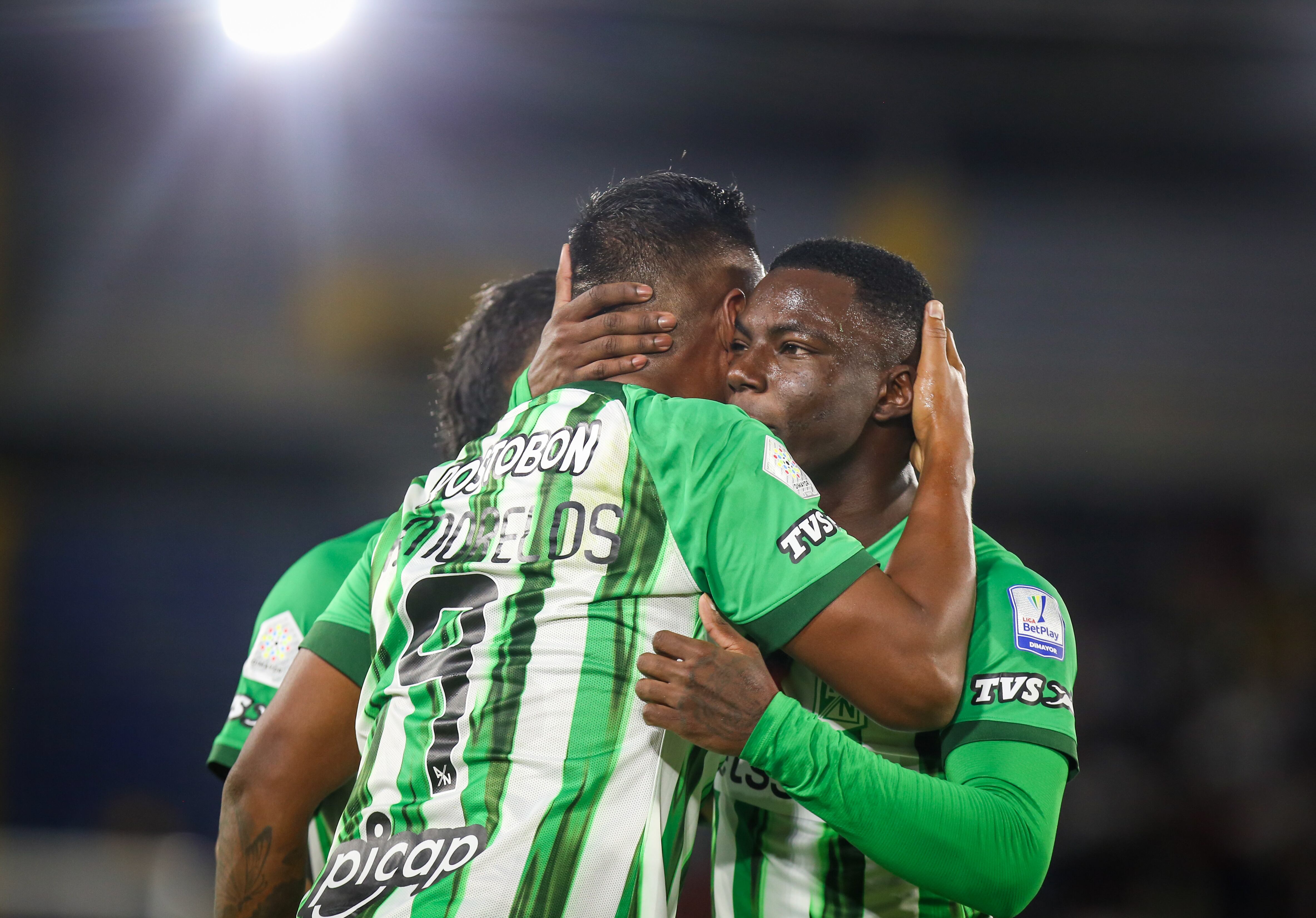 Bogotá. Diciembre 08 de 2024. Independiente Santa Fe enfrenta a Atletico Nacional , por encuentro válido de la Liga BetPlay II 2024 de la fecha 6 de cuadrangulares finales del grupo A, en el estadio Nemesio Camacho El Campin. (Colprensa - Catalina Olaya).