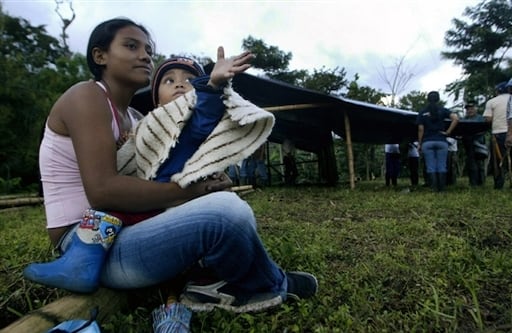 Son 3.000 los damnificados que hasta el momento deja la tragedia causada por la erupción del Nevado del Huila. Hay seis muertos y otros seis desaparecidos. 