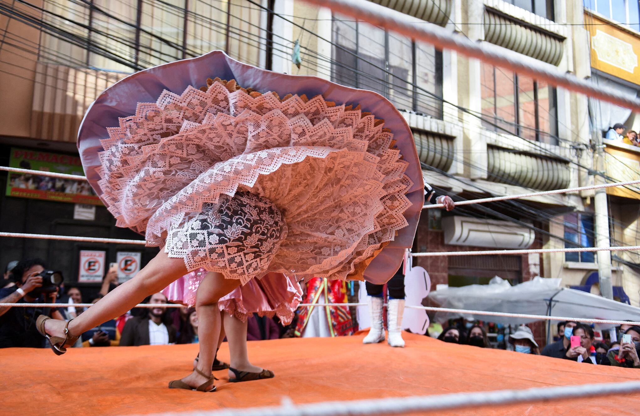Las luchadoras cholitas de Bolivia