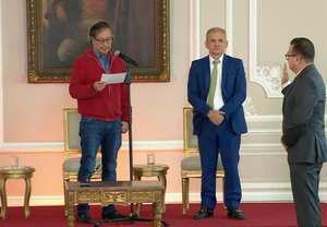 Olmedo López posesión como Director de UNGRDa UNGRD con Carlos Ramón González