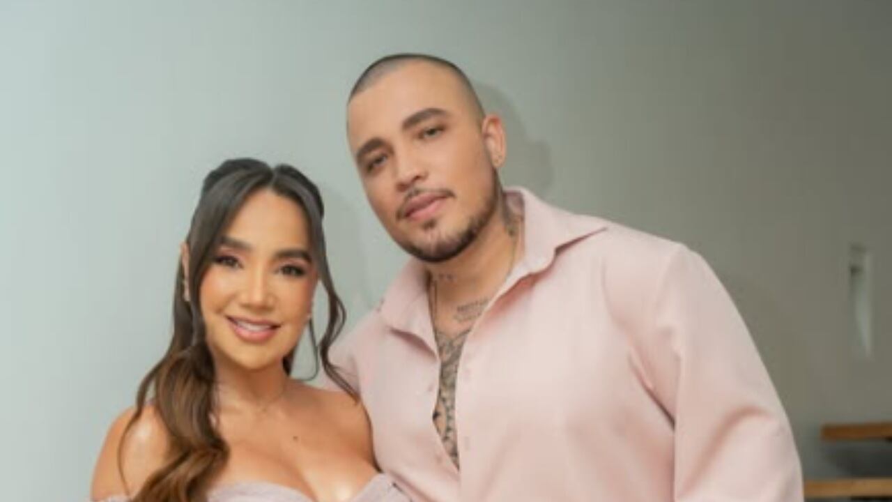 Jessi Uribe y Paola Jara llevan una relación de bastante tiempo y esperan su primera hija.