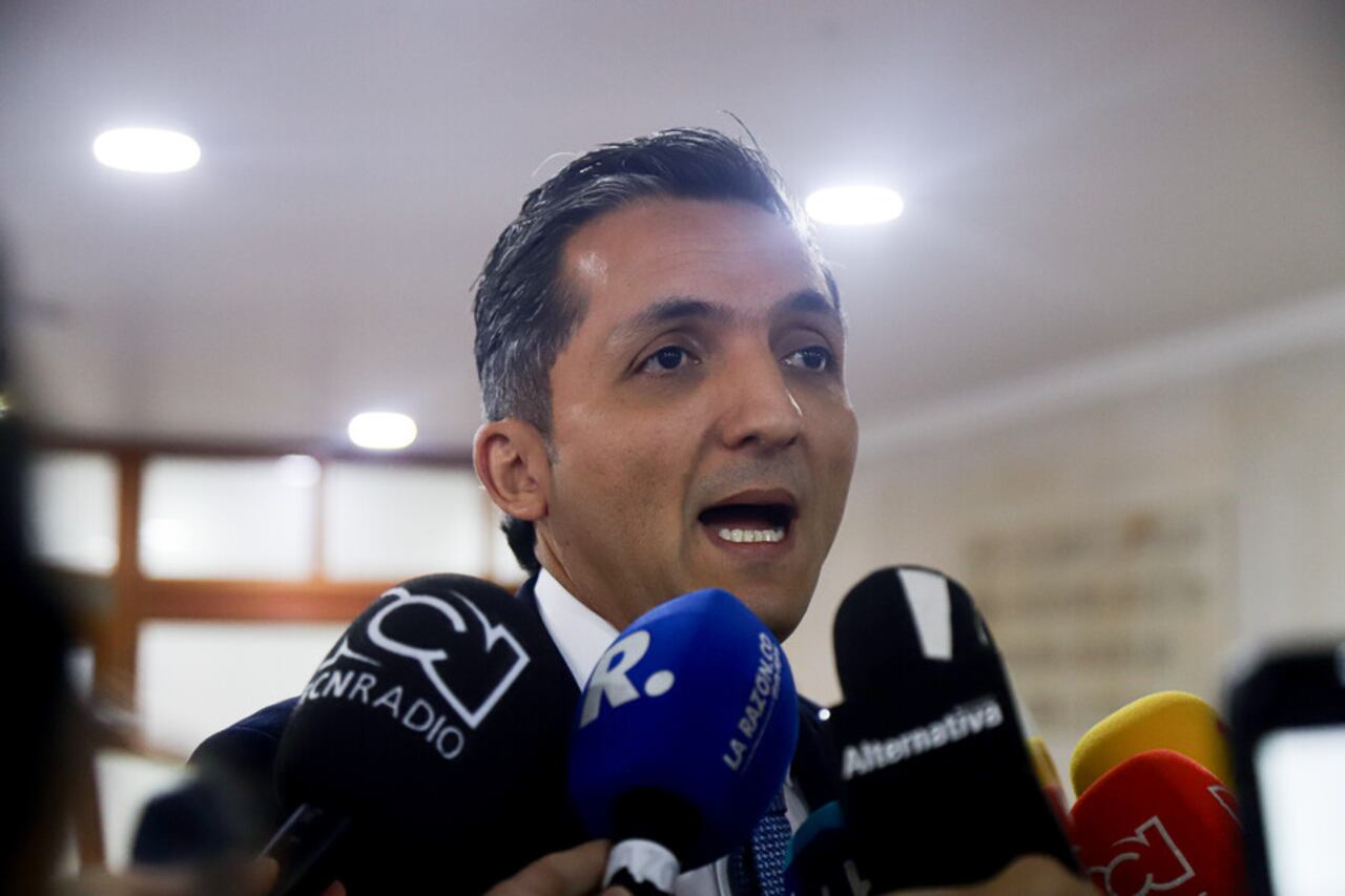 El congresista Juan Pablo Gallo asiste a la Corte Suprema de Justicia para la presentación de pruebas por el caso de corrupcion en la UNGRD.