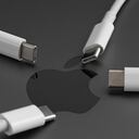 Apple está abandonando el cable Lightning, su enchufe de carga del iPhone, y alineándose con el resto de la industria tecnológica mediante la adopción del USB-C, un estándar de conexión mucho más utilizado. Eso se debe en buena parte a una norma de carga común de la Unión Europea que pronto se aplicará en el bloque de 27 países.