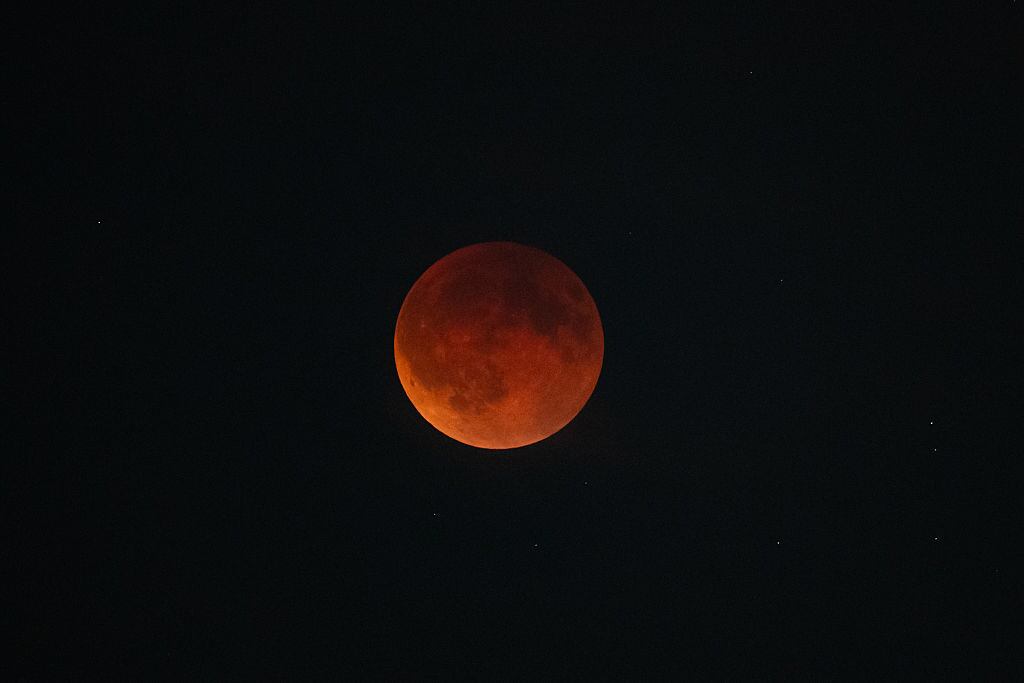 El mundo observó la llamada “luna de sangre” durante el eclipse del 7 de septiembre.