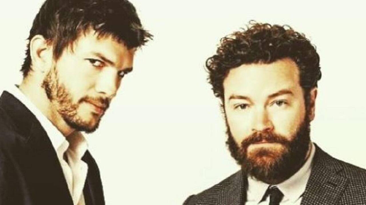 Danny Masterson (Der.) ha trabajado junto a Ashton Kutcher (izq.) en las comedias That ‘70s Show y The Ranch