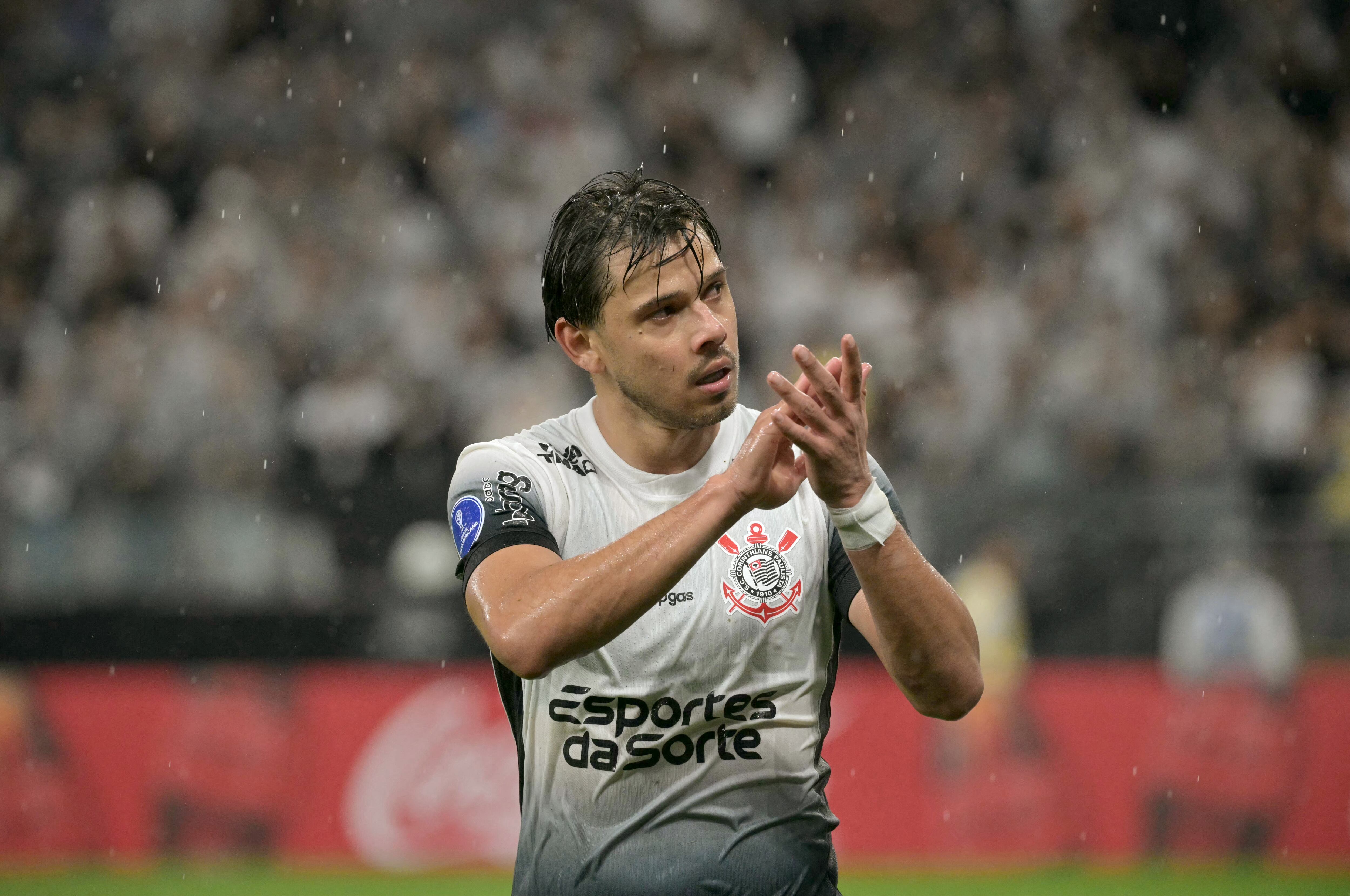 Ángel Romero, la figura de Corinthians ante Racing de Montevideo.