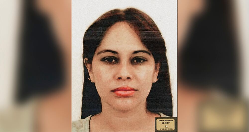  Coronel le ha perdonado al mafioso sus infidelidades con mujeres como la política Lucero Guadalupe Sánchez, ‘la chapodiputada’. Las rivales se vieron cara a cara en la Corte de Nueva York, donde él fue juzgado. 