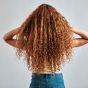 Engrosar el cabello.