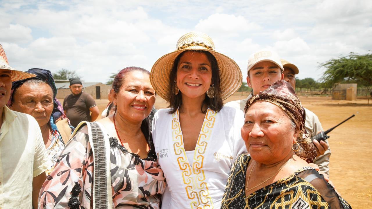 Ministra de Minas y Energía, Irene Vélez, en la Guajira.
