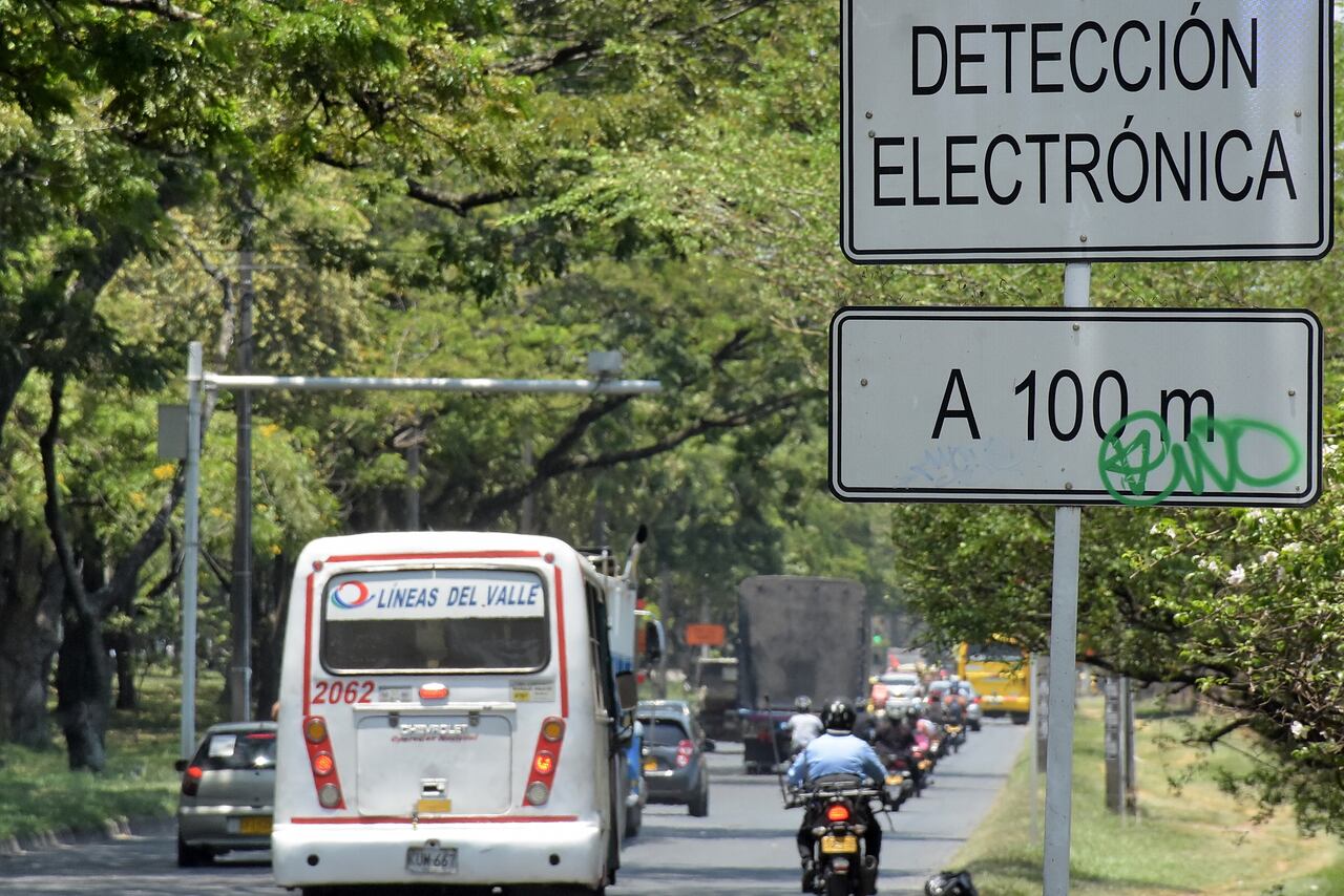 La Secretaría de Movilidad está pidiendo autorización para poder instalar 40 nuevas cámaras de fotodetección. Se espera que al menos el 50% de ellas queden funcionando en el 2024.