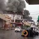 El incendio se registra en el barrio Guayaquil, zona centro de Cali.