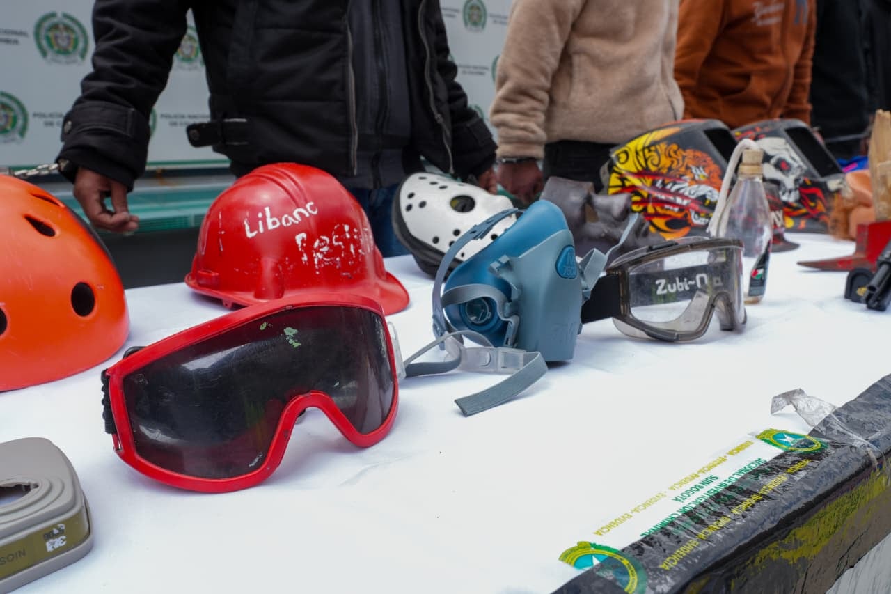 Les fueron incautados varios elementos probatorios vinculados a hechos de terrorismo en Bogotá.