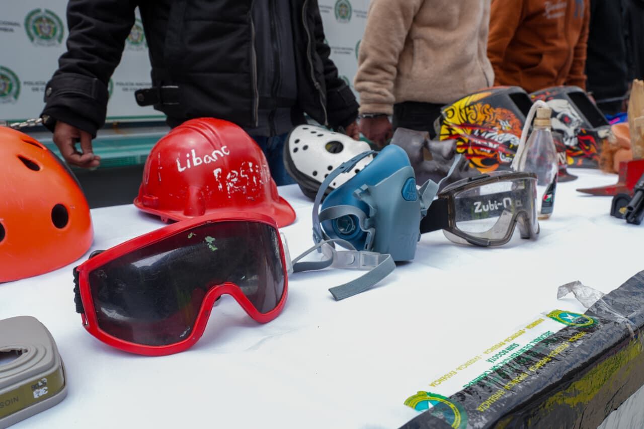 Les fueron incautados varios elementos probatorios vinculados a hechos de terrorismo en Bogotá.