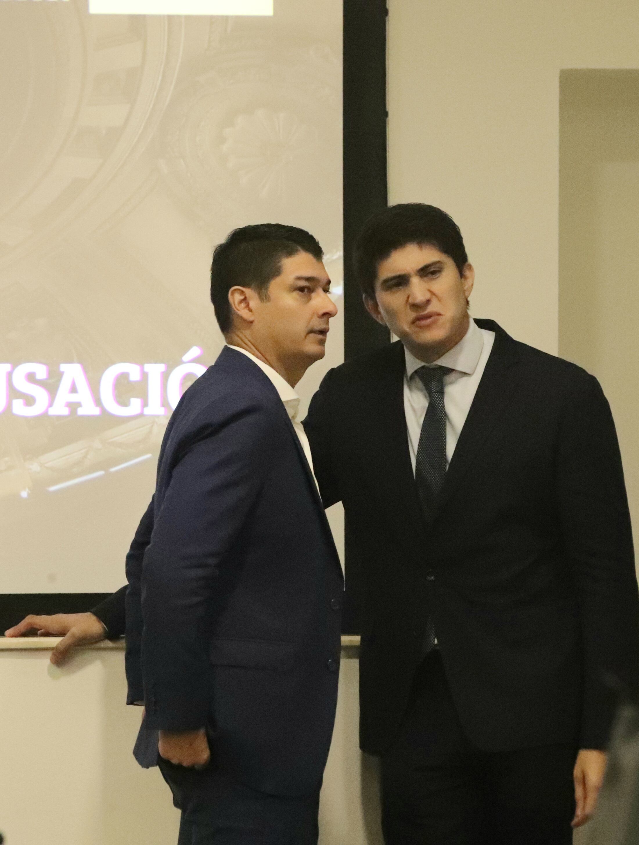 Comisión de Acusaciones de la Cámara de Representantes eligió al liberal Leonardo Gallego como nuevo presidente.  Katherine Miranda del partido Verde fue electa vicepresidenta