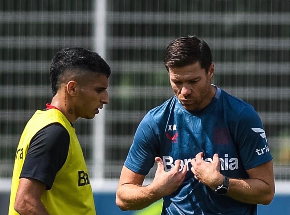 Gustavo Puerta y Xabi Alonso.