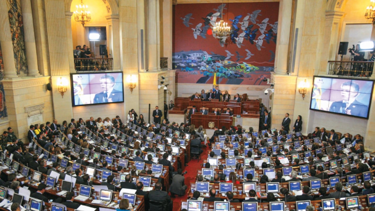 El sistema parlamentario funciona en países bipartidistas. Colombia y España lo fueron, pero luego se atomizaron y bajo el nuevo esquema es dificil construir alianzas mayoritarias.