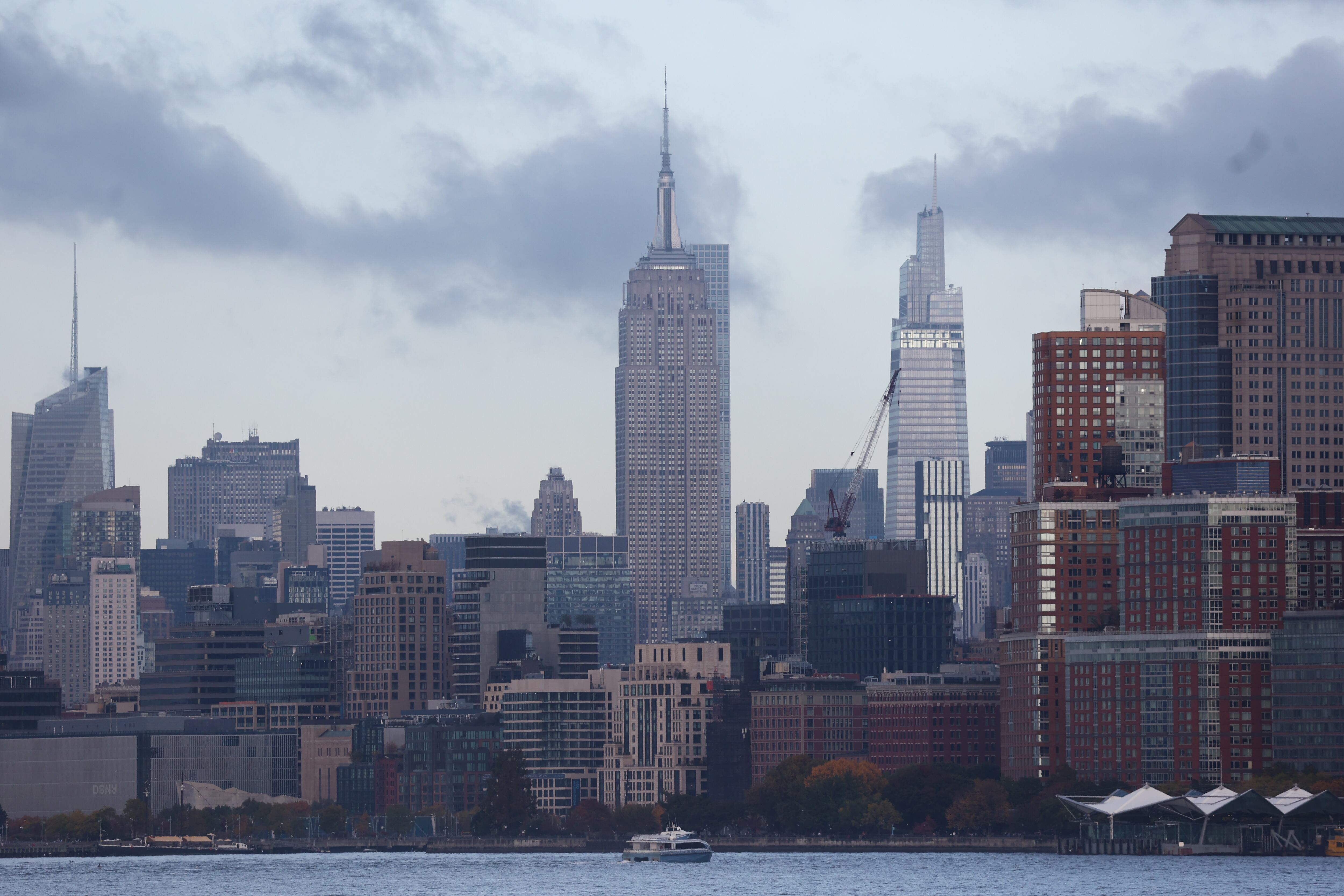 Vista del Empire State Building en Manhattan en la ciudad de Nueva York, Estados Unidos