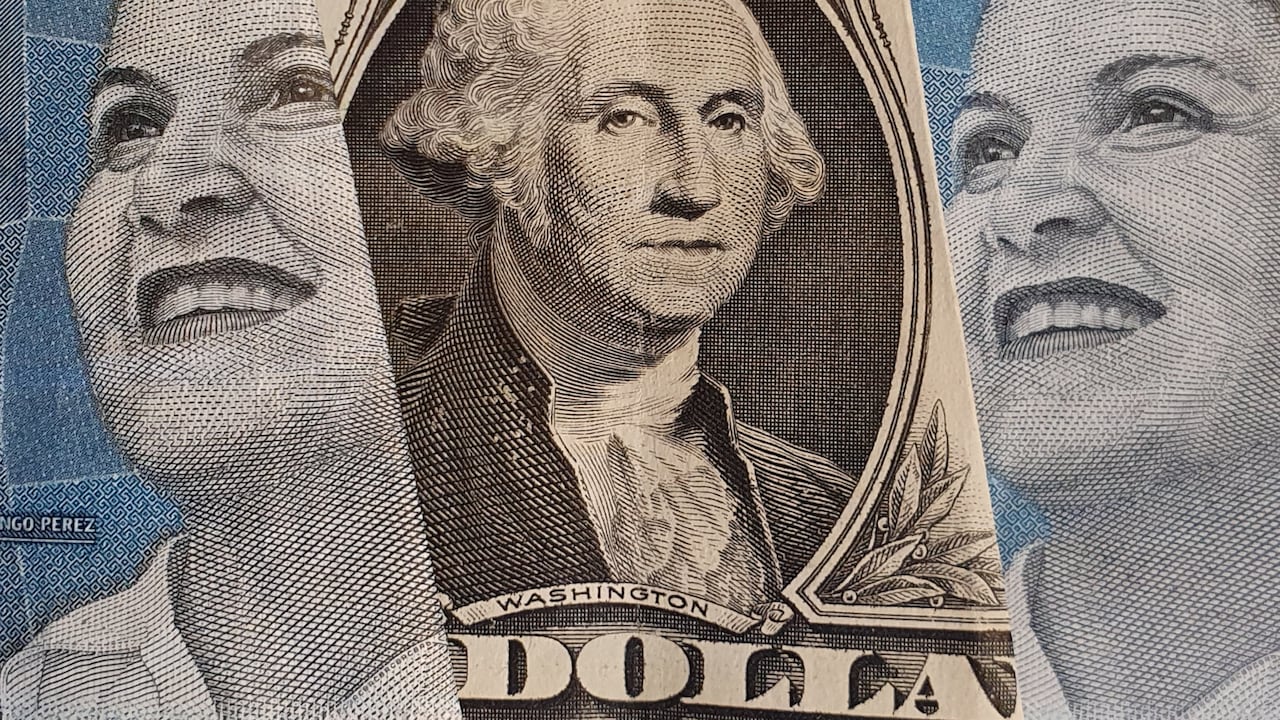 Este martes, la divisa estadounidense mantuvo la tendencia a la baja y cerró en $3.976.