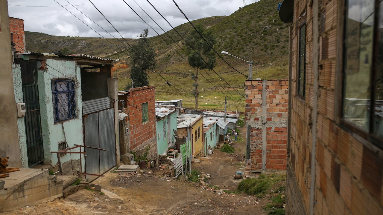 Padres de familia buscan a tres niñas desaparecidas en Ciudad Bolívar - (Photo by Juancho Torres/Anadolu Agency via Getty Images)