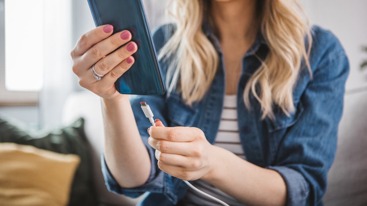 La capacidad de la batería puede disminuir con el paso del tiempo.