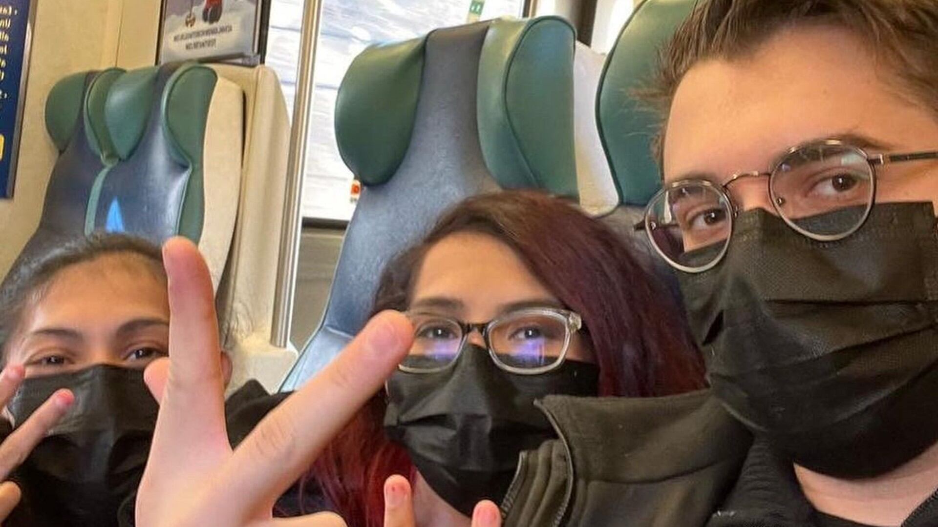 Los tres suelen salir a realizar cualquier actividad.