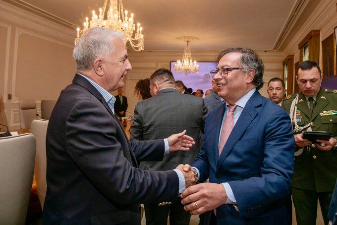 Presidente Gustavo Petro reunido con gobernadores electos