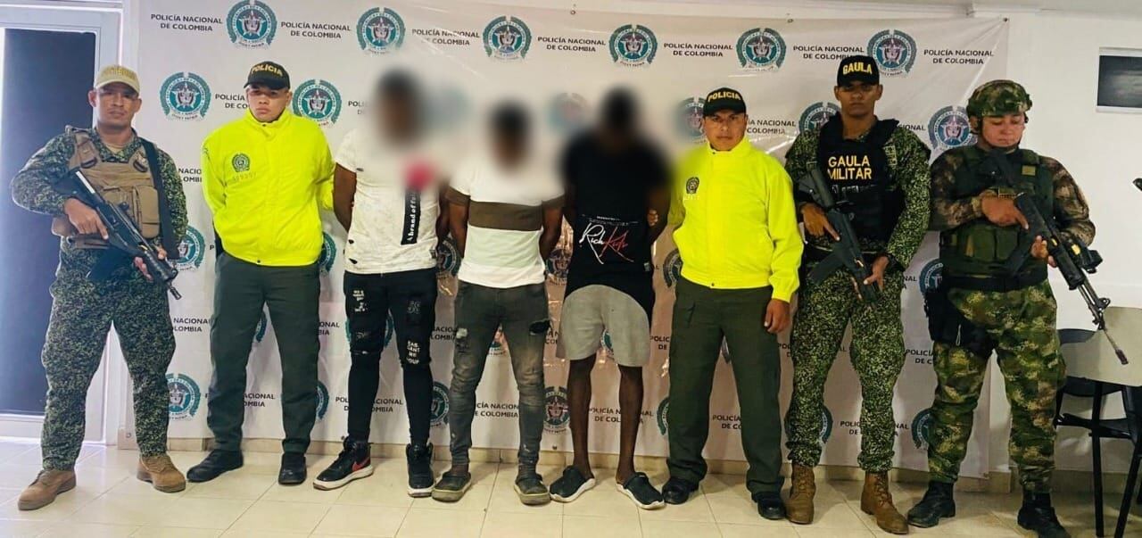 Los tres capturados quedaron a disposición de la Fiscalía General de la Nación.