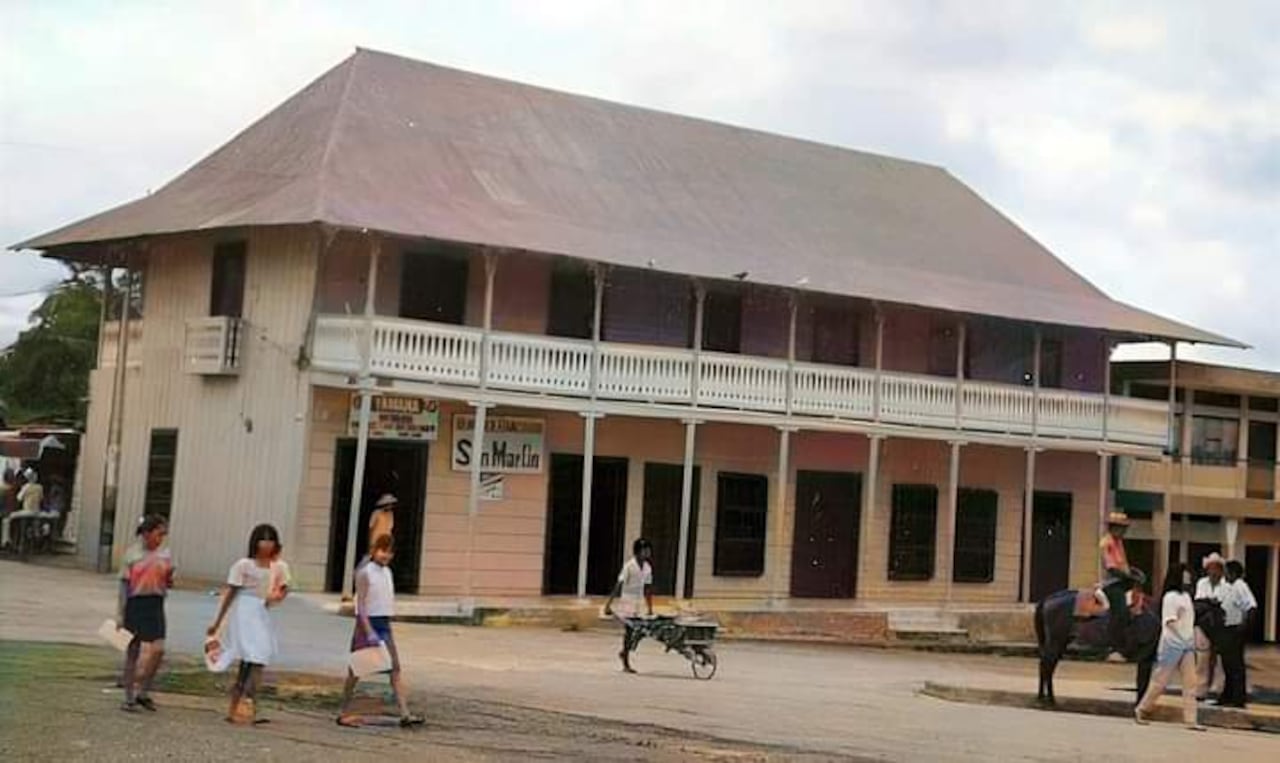 La casa del balcón corrido en los años 80.