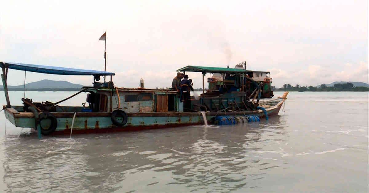 Minería submarina, arriesgando la vida por el estaño. 
