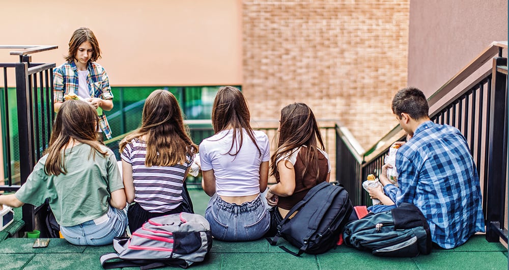 La historia arrancó el viernes 4 de abril, en horas de la tarde. Las tres niñas salieron en la ruta del colegio y se bajaron juntas en el apartamento donde vivía una de las niñas que falleció.